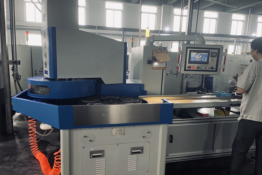 FTM nieuwe uitrusting: dubbelzijdige slijpmachine